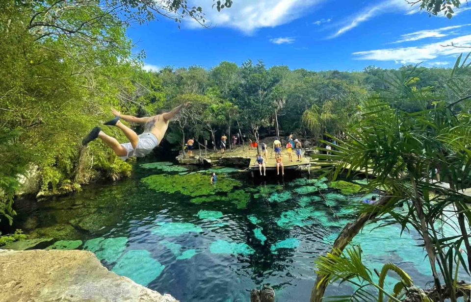 Cenote Azul